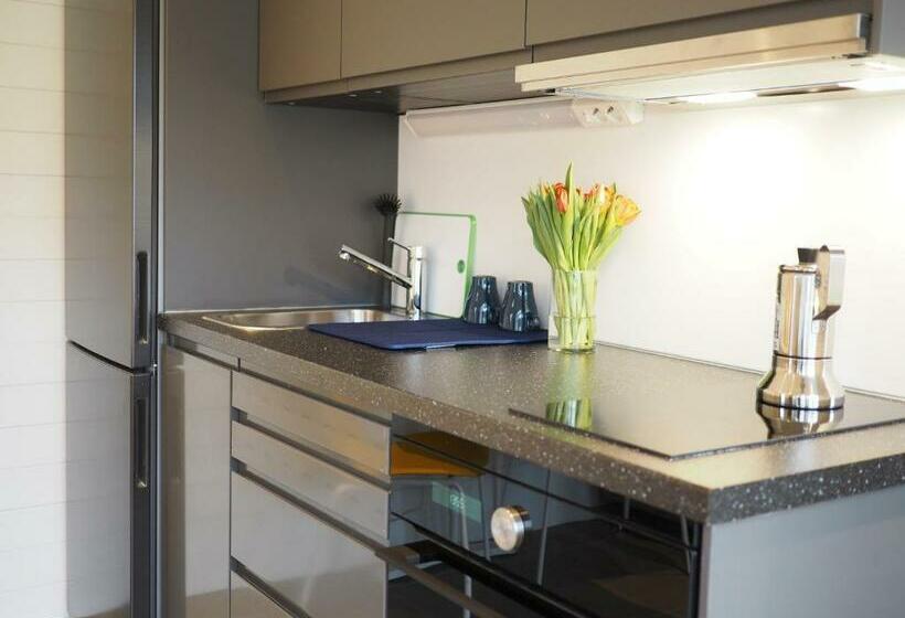 פנסיון Kristina Attefall I Västerhaninge