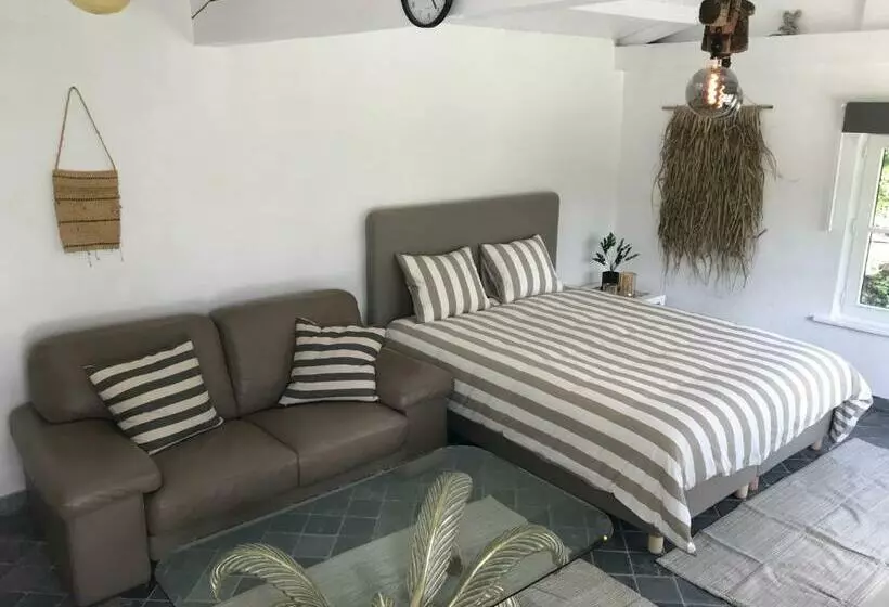 Aquavilla Bed & Breakfast