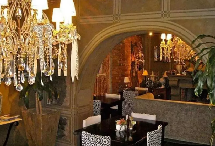 Aamiaismajoitus (B&B) Bredasdorp Square