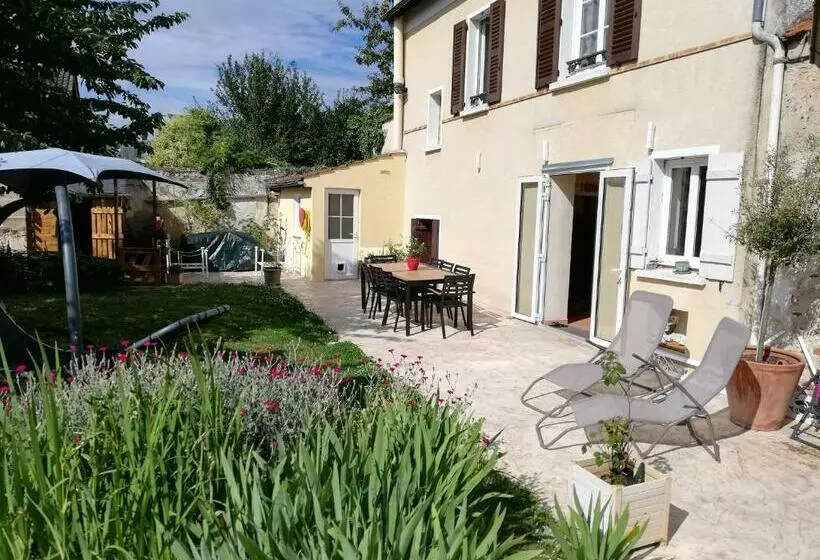 Aamiaismajoitus (B&B) Celine Home