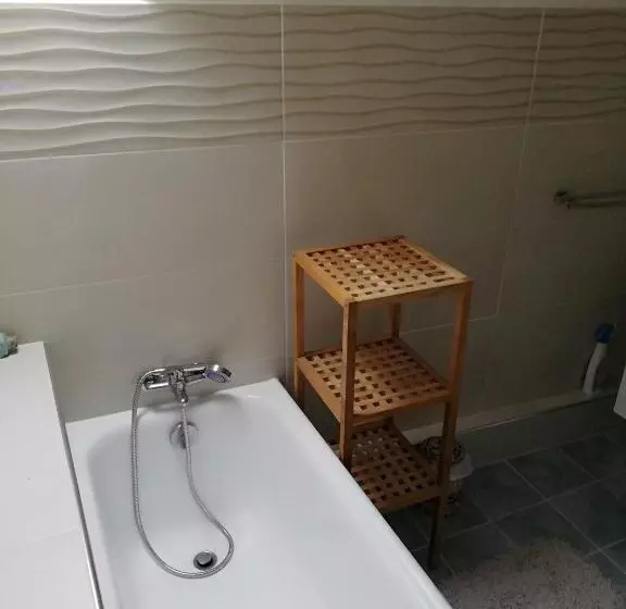 Aamiaismajoitus (B&B) Celine Home