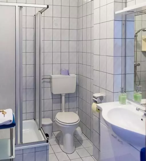 Aamiaismajoitus (B&B) Gästehaus Strini