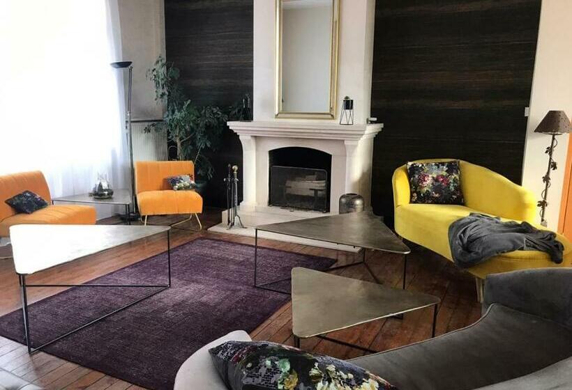 Bed and Breakfast A La Villa Perroy Les Chambres Sont Spacieuses Et Les Petit Déjeuners Offerts