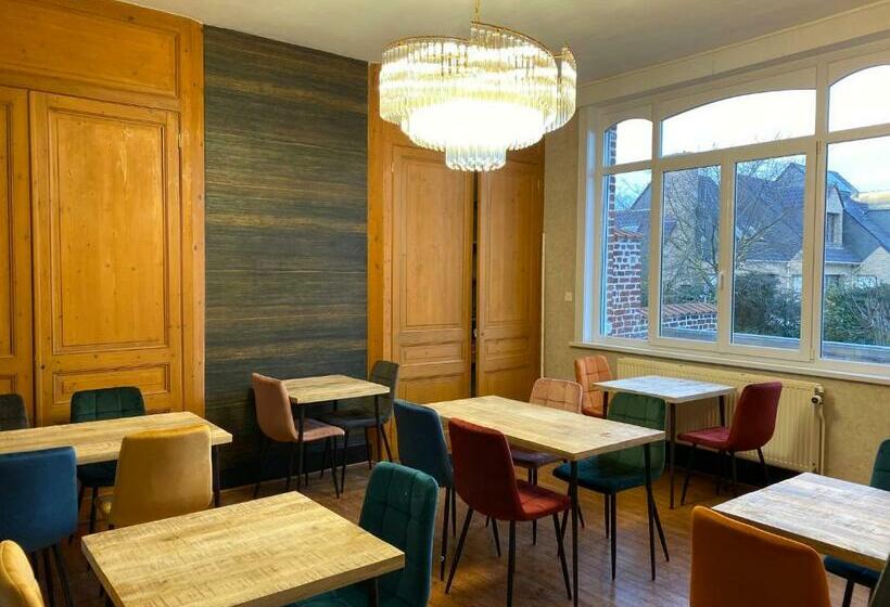 Bed and Breakfast A La Villa Perroy Les Chambres Sont Spacieuses Et Les Petit Déjeuners Offerts