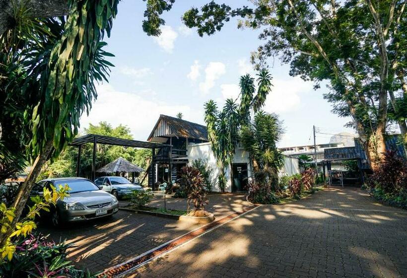 Hotelli Baan Chai Dan