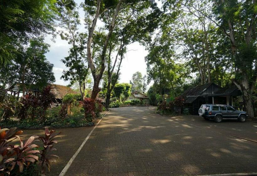 Hotelli Baan Chai Dan