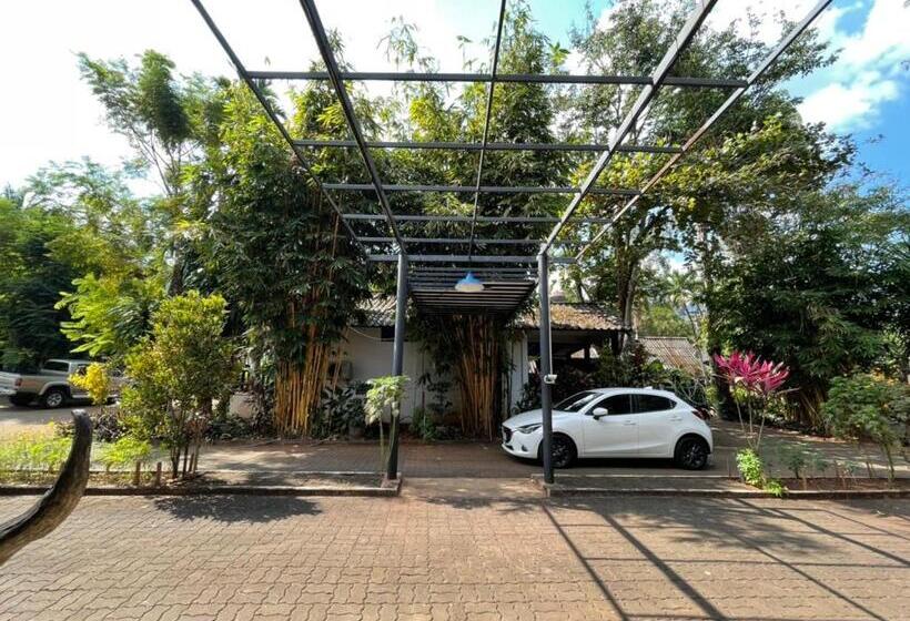 Hotelli Baan Chai Dan