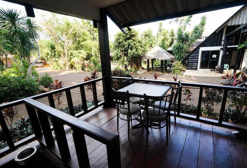 Hotelli Baan Chai Dan