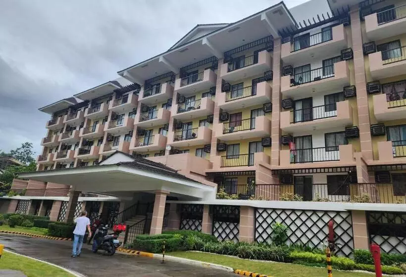 Northpoint Condo Free Airport Pick Up For 3 Nights Stay Or More