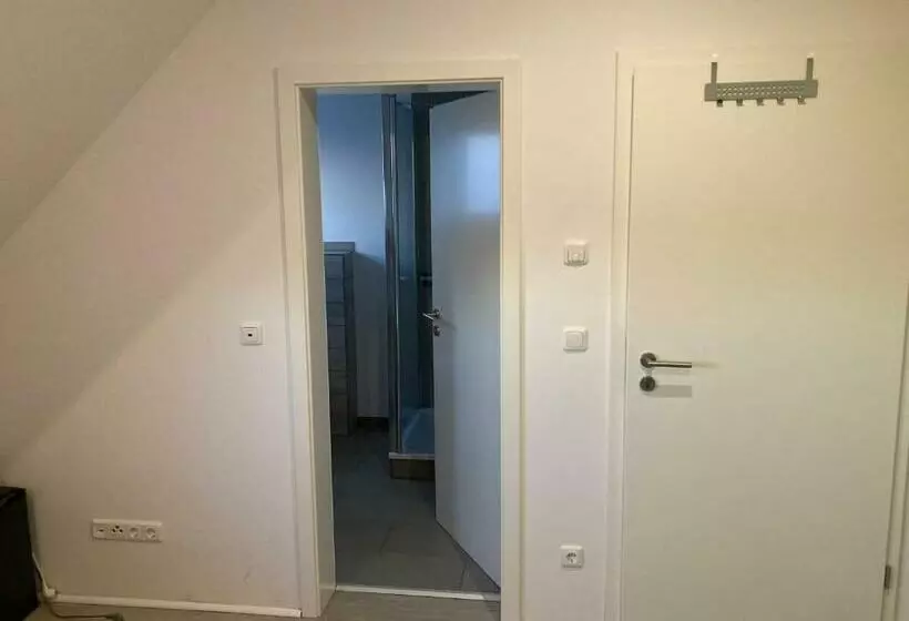 Aamiaismajoitus (B&B) Gäste Und Messezimmer Adelheidsdorf