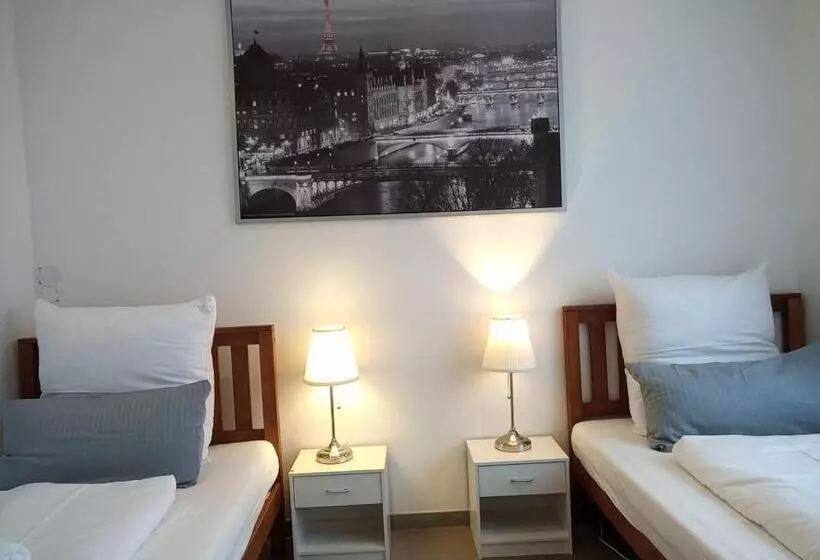 Aamiaismajoitus (B&B) Gäste Und Messezimmer Adelheidsdorf