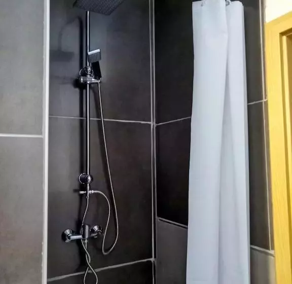 Aamiaismajoitus (B&B) Gäste Und Messezimmer Adelheidsdorf