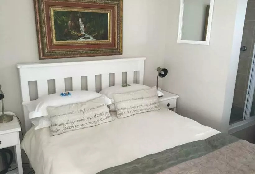 Aamiaismajoitus (B&B) House On The Hill Paradise Beach