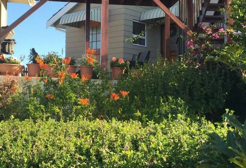 Aamiaismajoitus (B&B) House On The Hill Paradise Beach