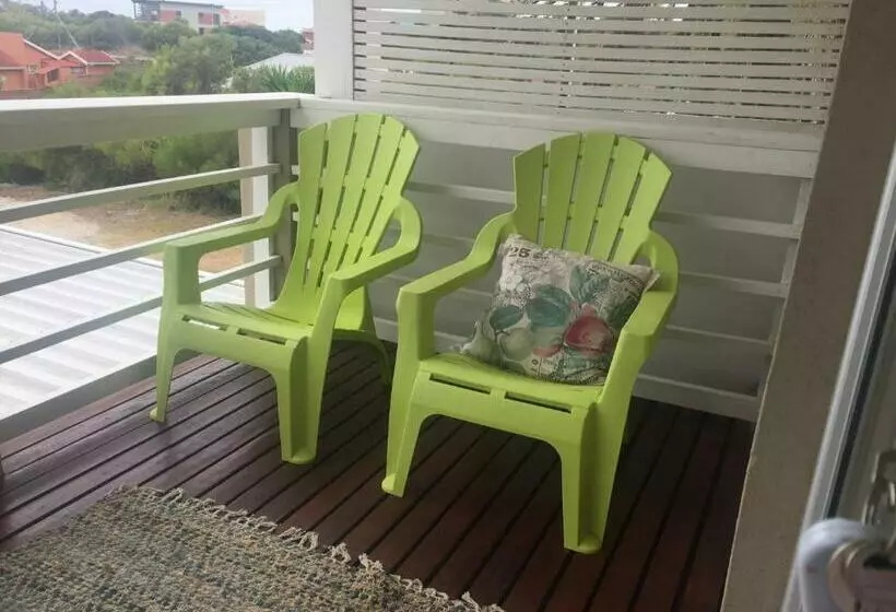 Aamiaismajoitus (B&B) House On The Hill Paradise Beach