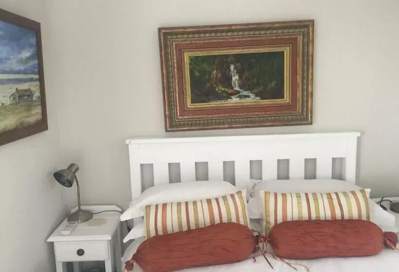 Aamiaismajoitus (B&B) House On The Hill Paradise Beach