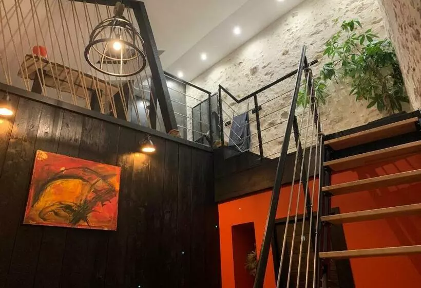 تختخواب و صبحانه L Atelier Planqué