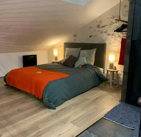تختخواب و صبحانه L Atelier Planqué