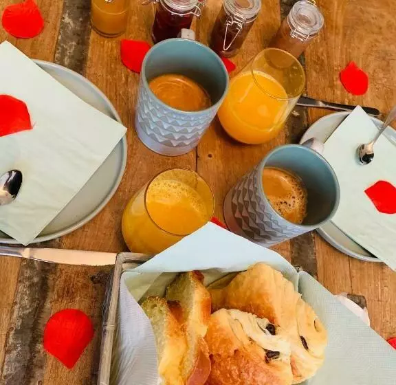 تختخواب و صبحانه L Atelier Planqué