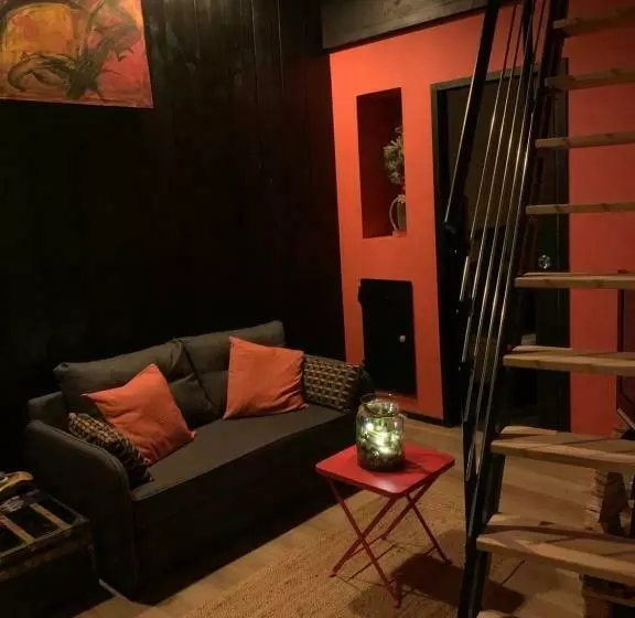 تختخواب و صبحانه L Atelier Planqué