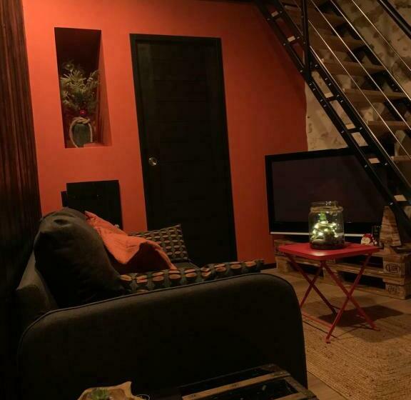 مبيت وإفطار L Atelier Planqué