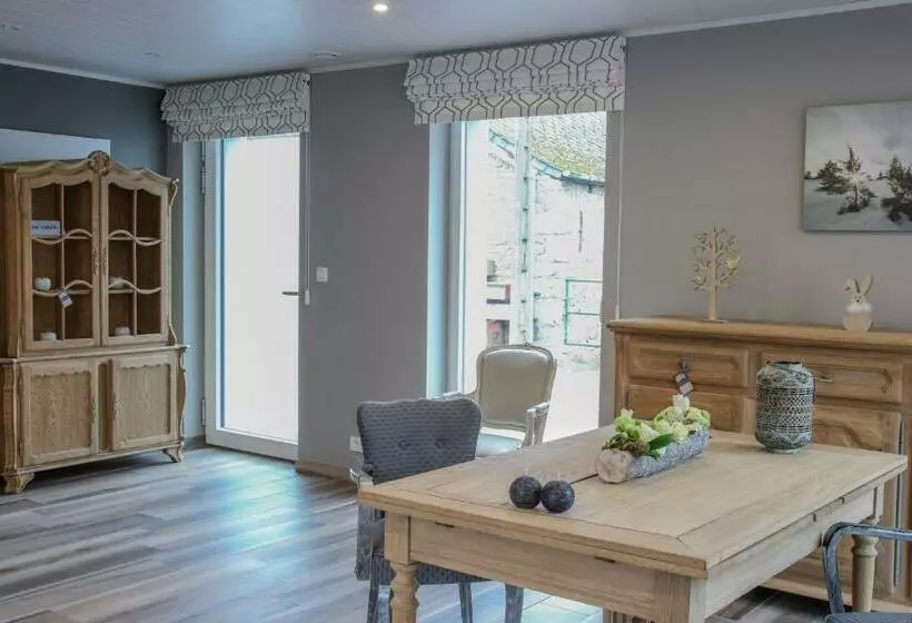 Aamiaismajoitus (B&B) La Petite Maison Dans La Cour