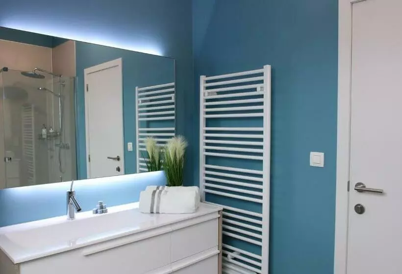 Aamiaismajoitus (B&B) La Petite Maison Dans La Cour