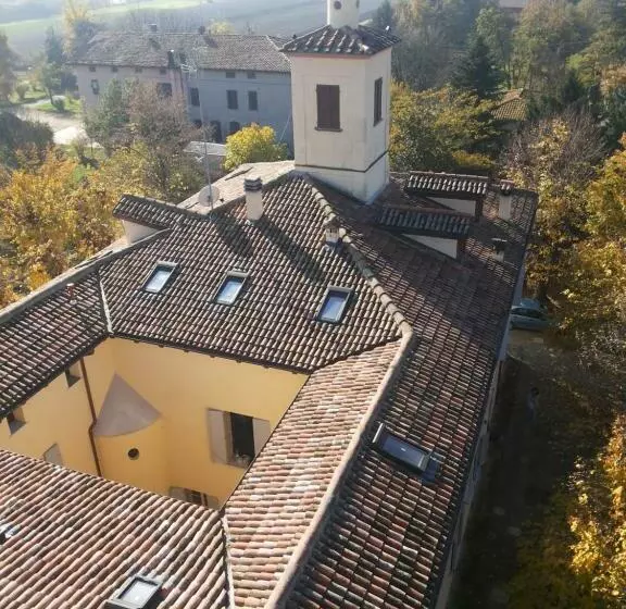 تختخواب و صبحانه La Torre Di Longara