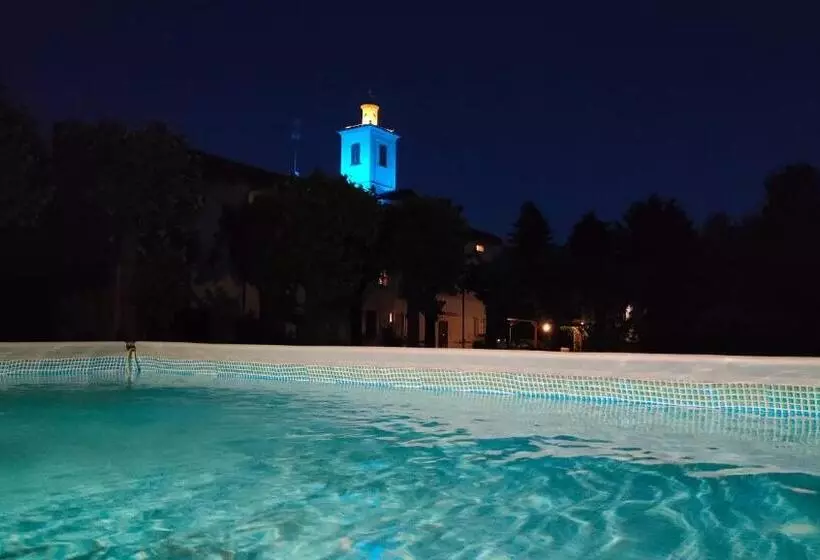 تختخواب و صبحانه La Torre Di Longara