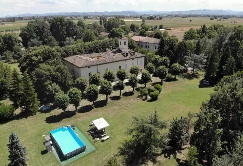 تختخواب و صبحانه La Torre Di Longara