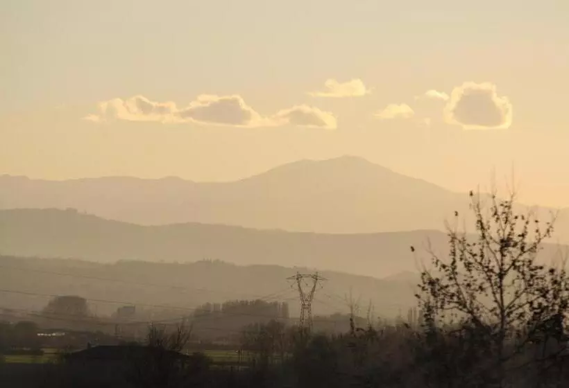 تختخواب و صبحانه La Torre Di Longara
