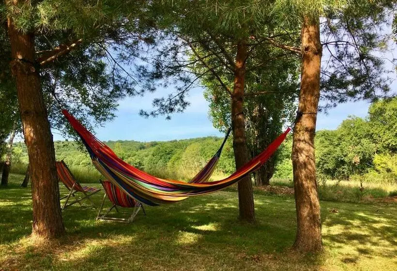 ベッドアンドブレックファースト Les Tamaris