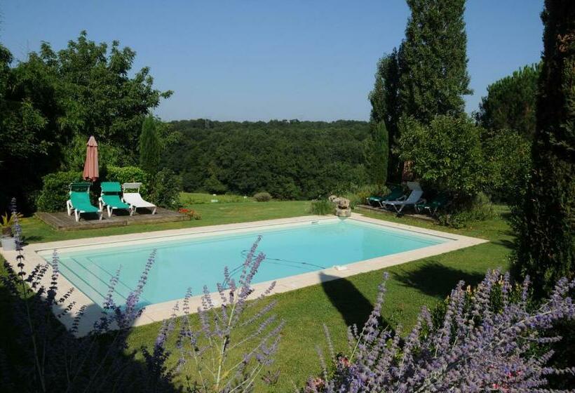 ベッドアンドブレックファースト Les Tamaris