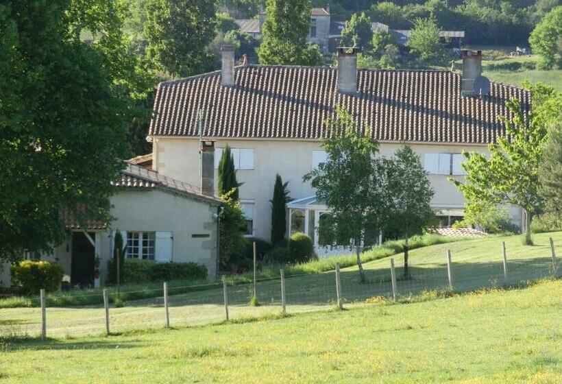 ベッドアンドブレックファースト Les Tamaris