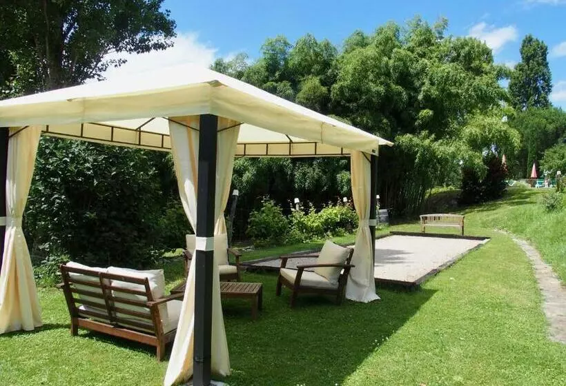 ベッドアンドブレックファースト Les Tamaris