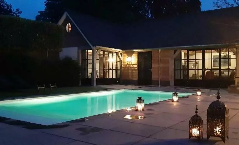 Aamiaismajoitus (B&B) Sjiek Basiliek