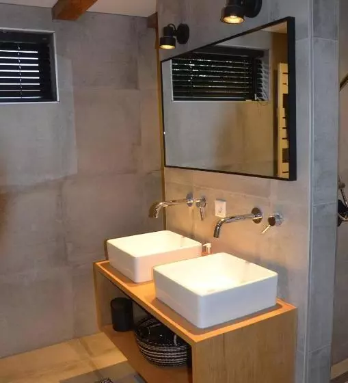 Aamiaismajoitus (B&B) Sjiek Basiliek