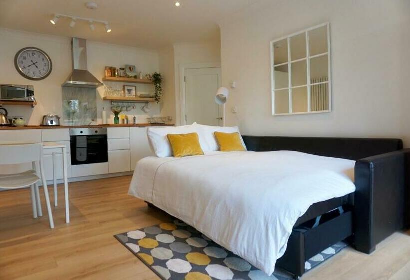 Пансион Whitelough Rest