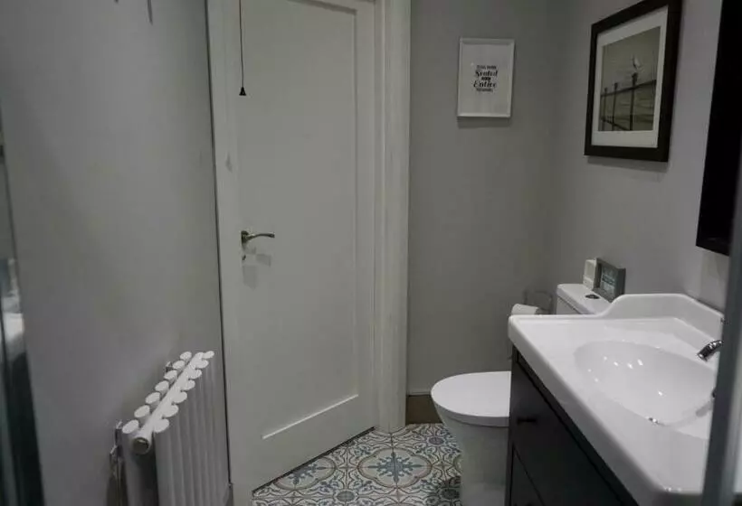 Majatalo Whitelough Rest