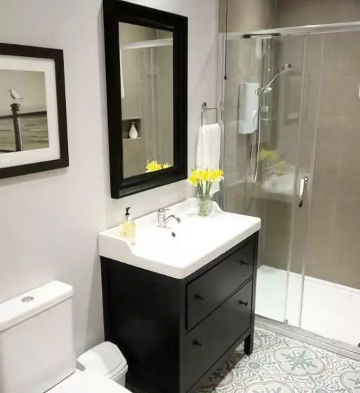 Majatalo Whitelough Rest