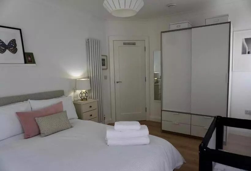 Majatalo Whitelough Rest