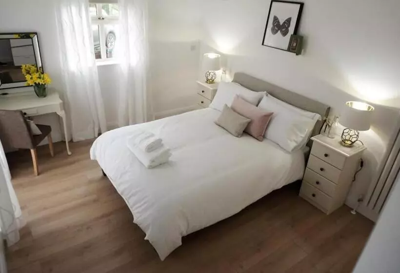 Majatalo Whitelough Rest