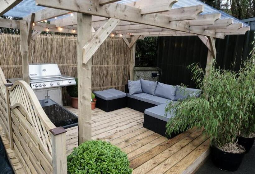 Пансион Whitelough Rest