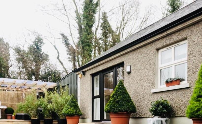 Пансион Whitelough Rest