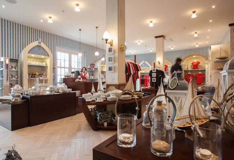 4 Sterne Superior Erlebnishotel Bell Rock, Europa Park Freizeitpark & Erlebnis Resort