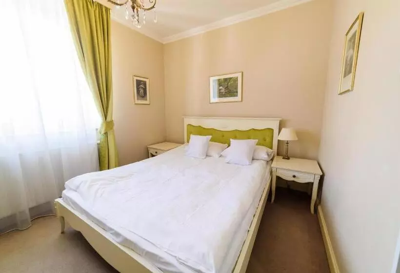 Отель Ambasadorski Rzeszów