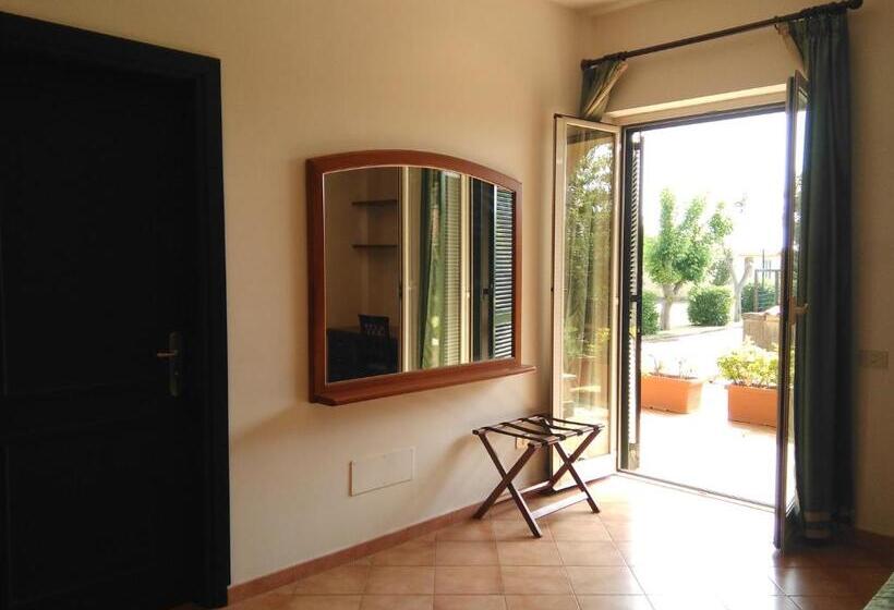 בית מלון כפרי Baia Del Sole