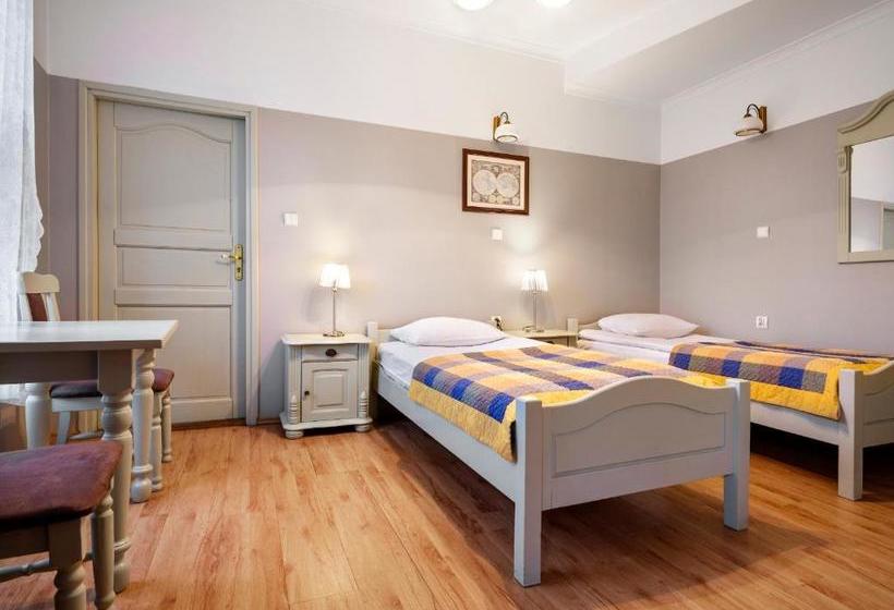 בית מלון כפרי Batory Annex