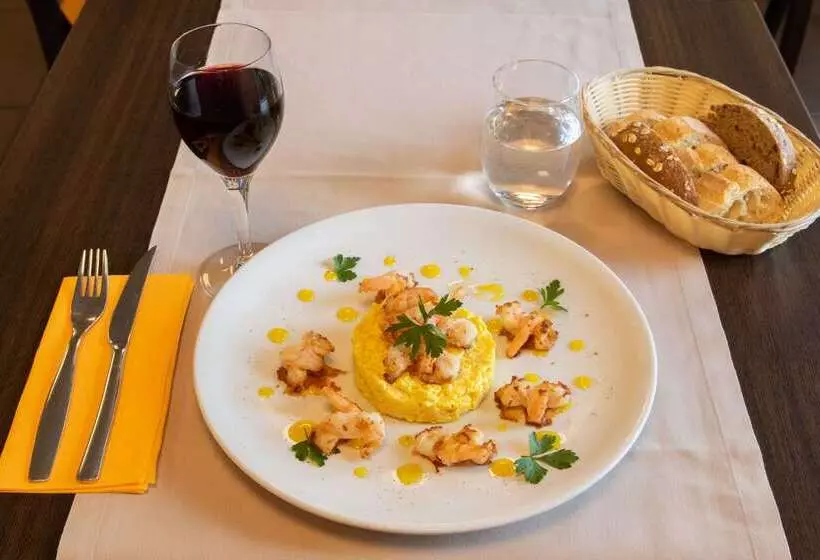 Brit Hotel Saint Méen Le Grand En Brocéliande