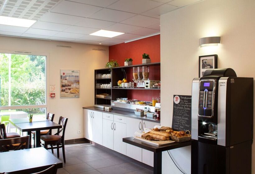 Brit Hotel Saint Méen Le Grand En Brocéliande